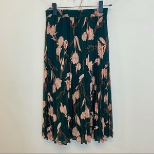 Green floral pleated midi skirt